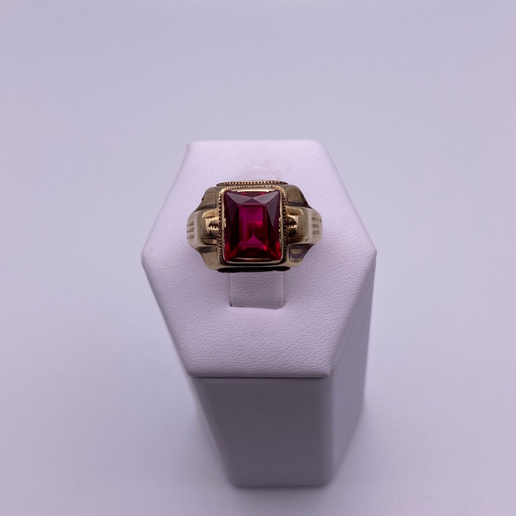 10k Yellow Gold Ruby Ring